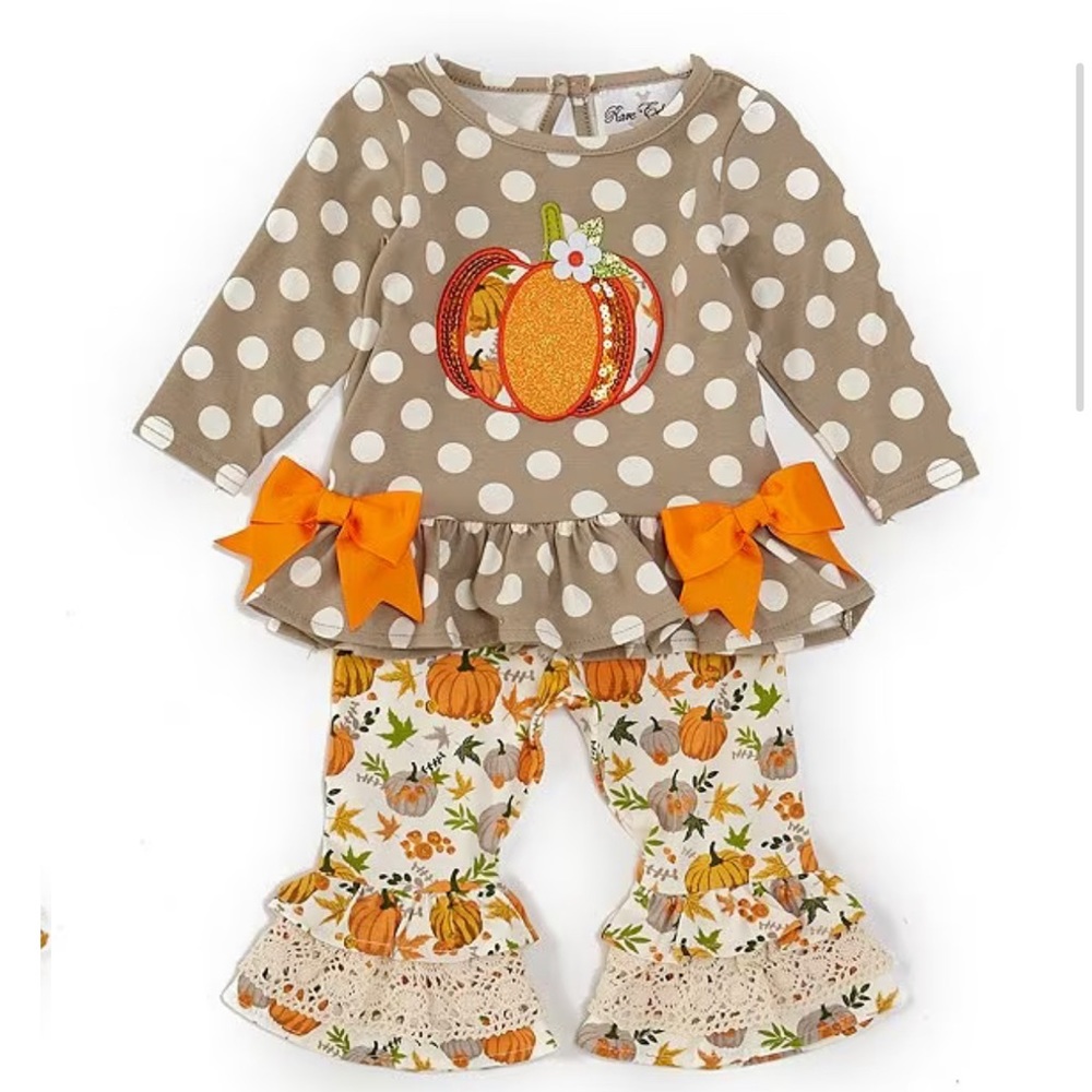Rare Edition 2 piece set 3-6 months.